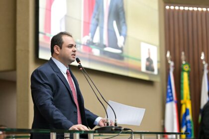Roberto Cidade cobra mais agilidade da Prefeitura e da Aguas de Manaus no restabelecimento do fornecimento de agua para a zona Sul da capital Foto Rodrigo Brelaz qBDUos