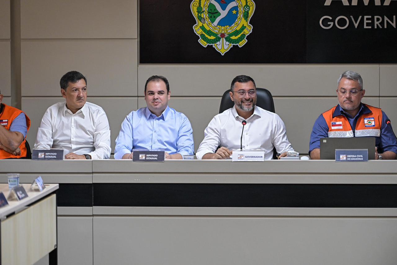 Roberto Cidade reforca compromisso do Legislativo com iniciativas para minimizar os impactos dos extremos climaticos no Amazonas Foto Rodrigo Brelaz 2rMNn8