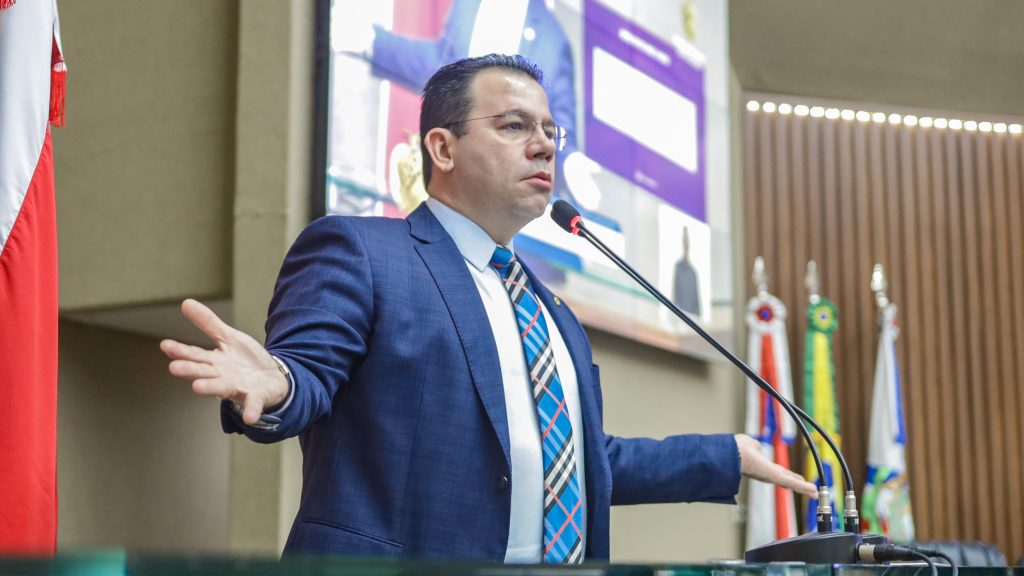 Wilker Barreto alerta que condicoes precarias e salarios atrasados no Hospital de Labrea colocam atendimento a populacao em risco 1024x576 oRXB5N