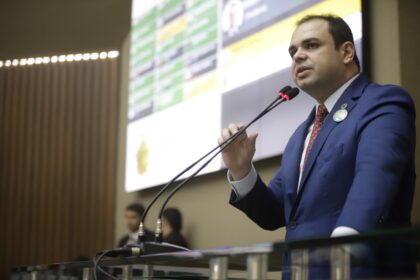 Antecipacao de pagamento de 13o salario e os impactos positivos na economia sao os destaques na Sessao Plenaria desta quarta feira 11.12 Foto Danilo Mello Aleam erPL5m