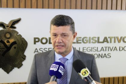 Comandante Dan celebra o retorno da mesa de negociacao da data base ymhNC2