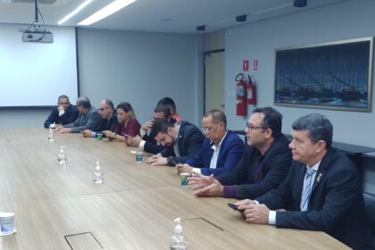 Data base Comandante Dan avalia como positivo o retorno da negociacao zG4aZx