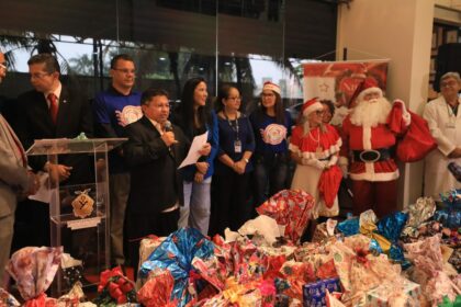 Deputado Sinesio Campos destaca importancia da campanha E28098Papai Noel dos Correios durante solenidade na Aleam Foto Hudson Fonseca Aleam 1024x683 1C1cjM