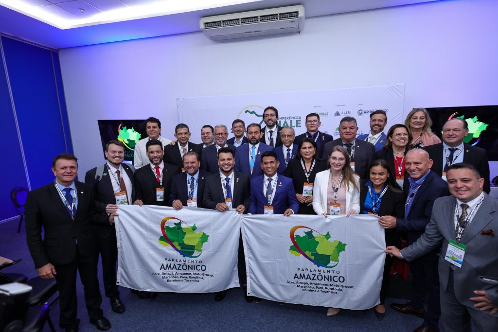 Deputado Thiago Abrahim diz na Unale que e importante participacao do Parlamento Amazonico na COP 30 1024x683 CjXlWG