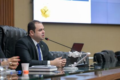 Roberto Cidade pede apoio a Sedel na cobranca para cumprimento de Lei de sua autoria que amplia protecao de criancas e adolescentes Foto Rodrigo Brelaz spVNdG