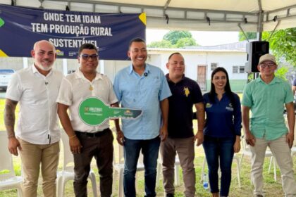 Deputado Cabo Maciel entrega beneficios ao setor rural em Itacoatiara Foto Paulo Ferraz JRXjTm