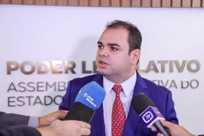 Roberto Cidade solicita implementacao de medidas de sua autoria que buscam amenizar danos a populacao durante inverno amazonico Foto Rodrigo Brelaz R1Ls7b