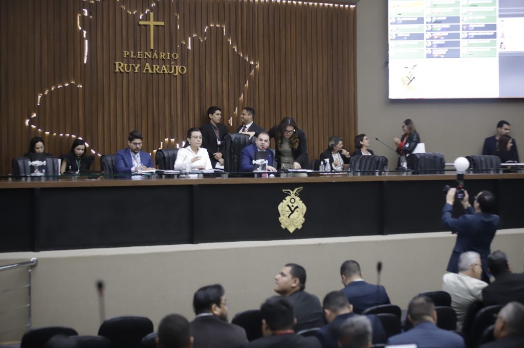 Aumento da tarifa de onibus e importancia das emendas parlamentares sao temas dos debates dos deputados da Aleam Foto Danilo Mello Aleam 1024x681 btdypZ