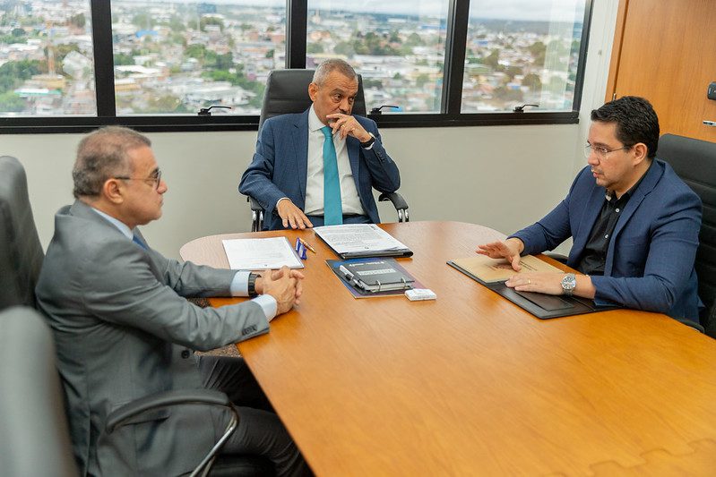 CGE e TJAM firmam acordo diretor da Ejud presidente do TJAM jeibson fotos de Marcus Phillipe tjam 1 jagzhC