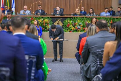 Delegado Pericles e empossado como 1o secretario geral da Assembleia Legislativa do Amazonas Foto Marcio James 1024x683 HHKd0y
