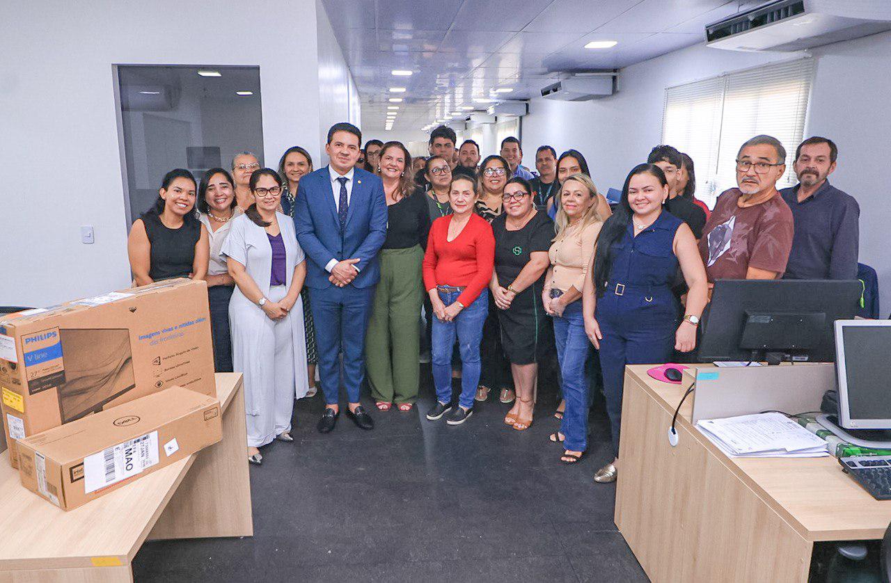 Delegado Pericles entrega equipamentos a SES para melhorar estrutura de trabalho e atendimento a populacao Foto Marcio James vHO5yP