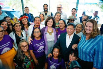 Deputado Sinesio Campos leva demandas das parteiras do Amazonas a ministra da Saude Foto Taysa Barros Ministerio da Saude 1024x683 aBegov
