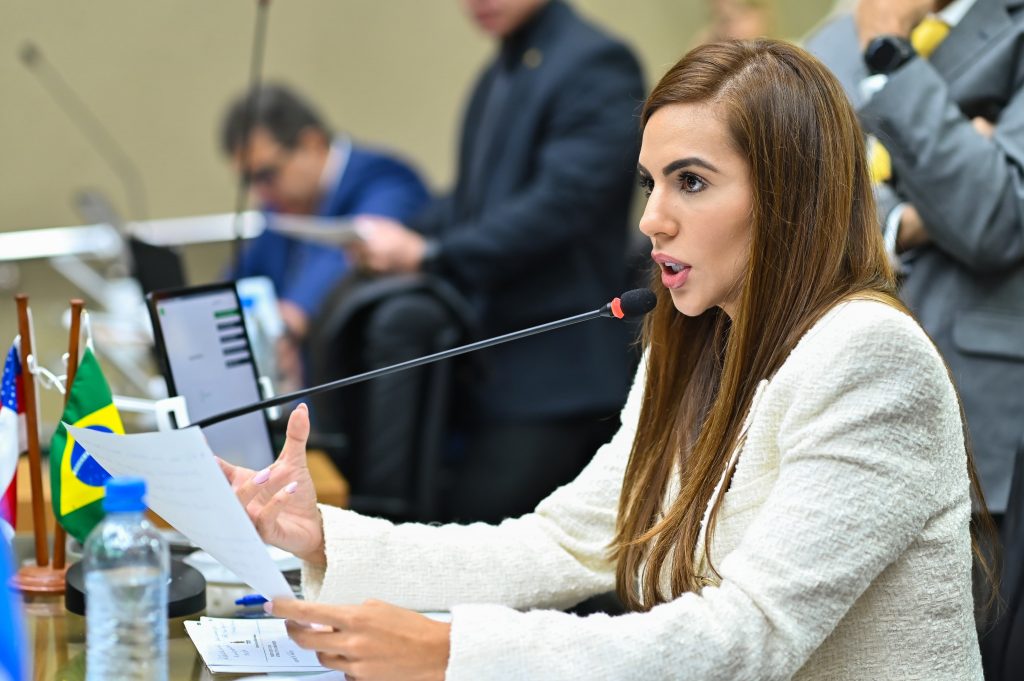 Projeto de Debora Menezes que obriga escolas a informar gravidez em menores de 14 anos e aprovado 1024x681 HiqmTu