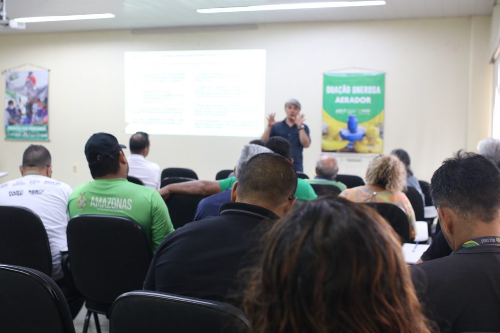 ADS realiza encontro com piscicultores para alinhar planejamento do Feirão do Pescado 2025 – Edição da Semana Santa 2 ADS ADS realiza encontro com piscicultores para alinhar planejamento do Feirao do Pescado 2025 Edicao da Semana Santa Foto de Divulgacao 01 1 1024x682 1