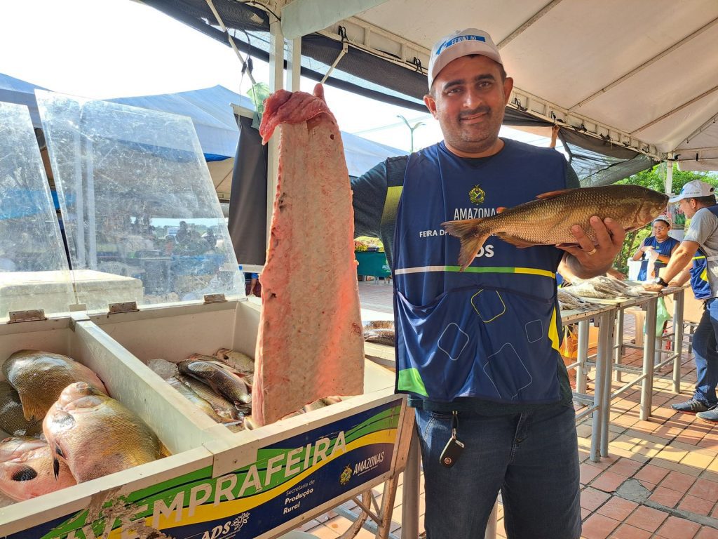 ADS realiza encontro com piscicultores para alinhar planejamento do Feirão do Pescado 2025 – Edição da Semana Santa 3 ADS ADS realiza encontro com piscicultores para alinhar planejamento do Feirao do Pescado 2025 Edicao da Semana Santa Foto de Divulgacao Danilo Lima. 2 1 1024x768 1