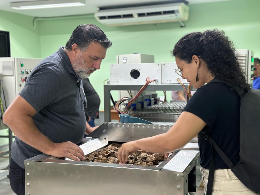 Governo do Amazonas, em parceria com a Innovatus, avança com tecnologia para beneficiar extrativistas e produtores rurais 3 ADS Governo do Amazonas em parceria com Innovatus avanca com tecnologia para beneficiar extrativistas e produtores rurais Foto Divulgacao 02 1024x768 1