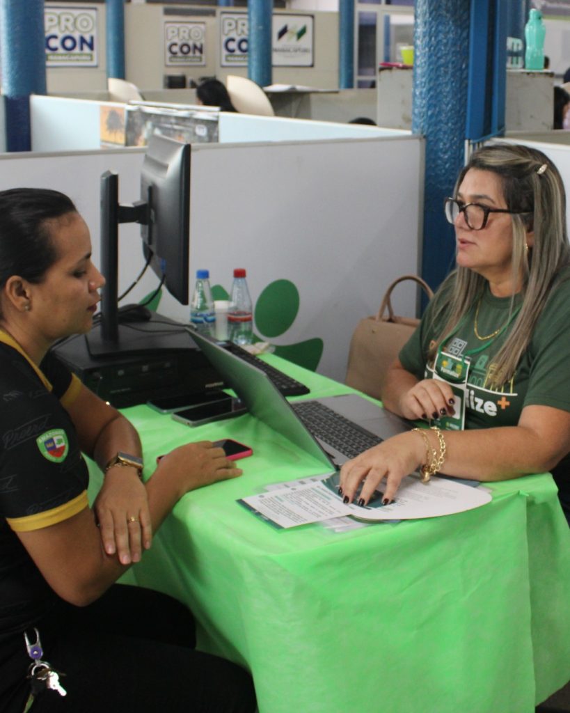 Jucea Itinerante realiza ação em Rio Preto da Eva com atendimento personalizado aos empresários 2 Atendimento Jucea Itinerante 819x1024 1