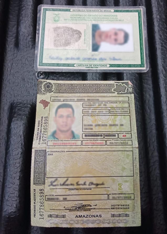 Detran-AM: Fiscalização flagra jovem de 17 anos conduzindo caminhão trator sem CNH 2 CNH e RG encontrados com adolescente