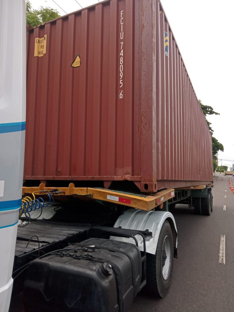 Detran-AM: Fiscalização flagra jovem de 17 anos conduzindo caminhão trator sem CNH 7 Carga Pesada 2 768x1024 1