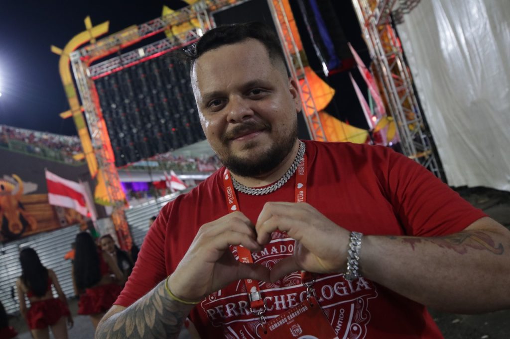 Temporada 2025 dos Ensaios dos Bumbás estreia com mais de 10 mil pessoas no Sambódromo 7 Cultura Diogo Santana coordenador Comando Garantido FOTO Arthur Castro 1024x682 1
