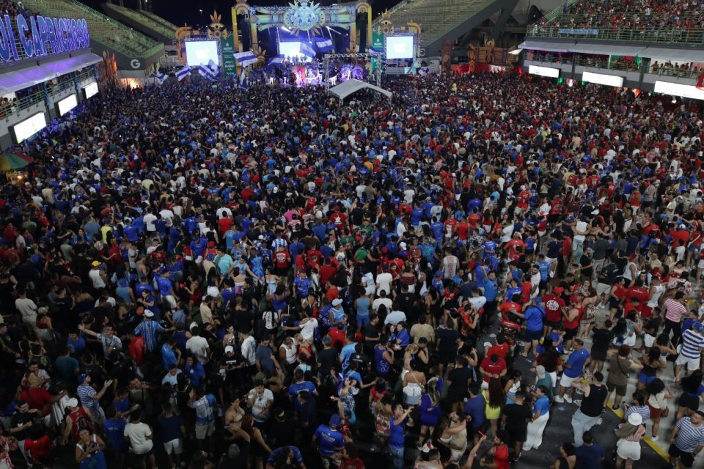 Temporada 2025 dos Ensaios dos Bumbás estreia com mais de 10 mil pessoas no Sambódromo 11 Cultura Ensaios dos Bumbas FOTO Arthur Castro 1024x682 1