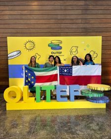 Educacao Alunos de Parintins na Premiacao da Olitef Foto Arquivo Pessoal 1 225x300 1