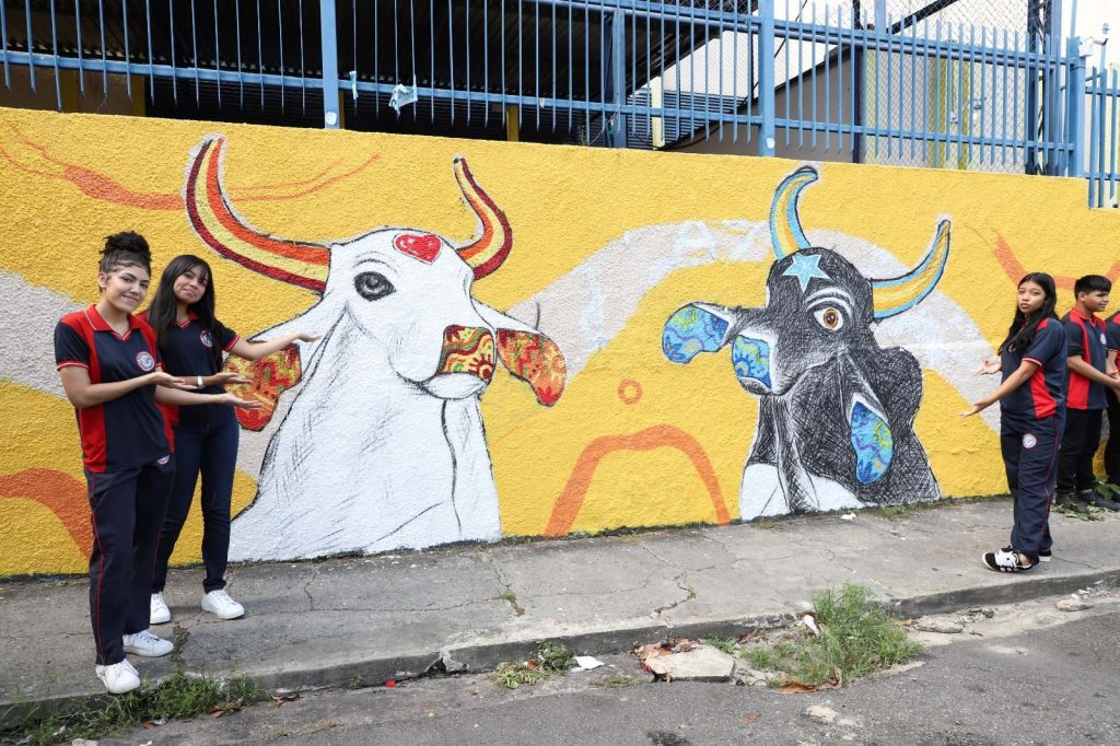 Escola Estadual Farias Brito inicia projeto de ‘Arte e Grafite’ com o intuito de valorizar o patrimônio escolar 7 Educacao Arte Grafite EE Farias Brito Foto Eduardo Cavalcante 1 1024x682 1