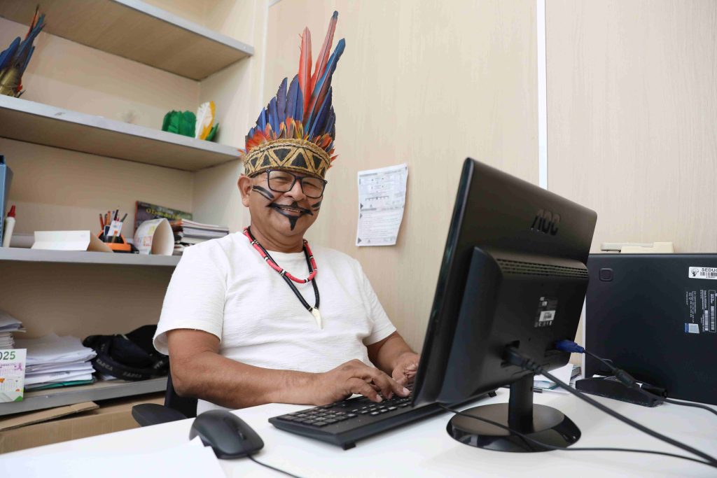 Secretaria de Educação promove campanha de autodeclaração étnico-racial em escolas de todo o Amazonas 7 Educacao Declaracao Etnico Racial Professor Sansao Foto Euzivaldo Queiroz 1024x683 1