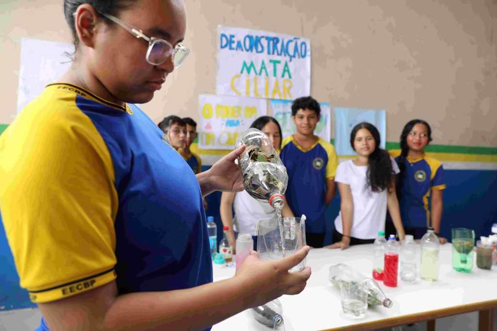Dia Mundial da Água: Escola Estadual de Manaus promove a conscientização e a adoção de práticas sustentáveis 5 Educacao Dia Agua EE Cacilda Braule Foto Euzivaldo Queiroz 2 1024x683 1