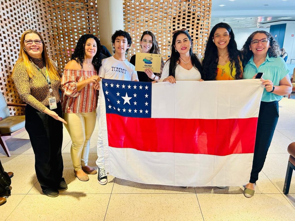Escolas da rede estadual recebem prêmio da Olimpíada de Educação Financeira, em Brasília 3 Educacao reprsentantes da EE Maria Amelia na Premiacao da Olitef Foto Arquivo Pessoal 1 1024x768 1