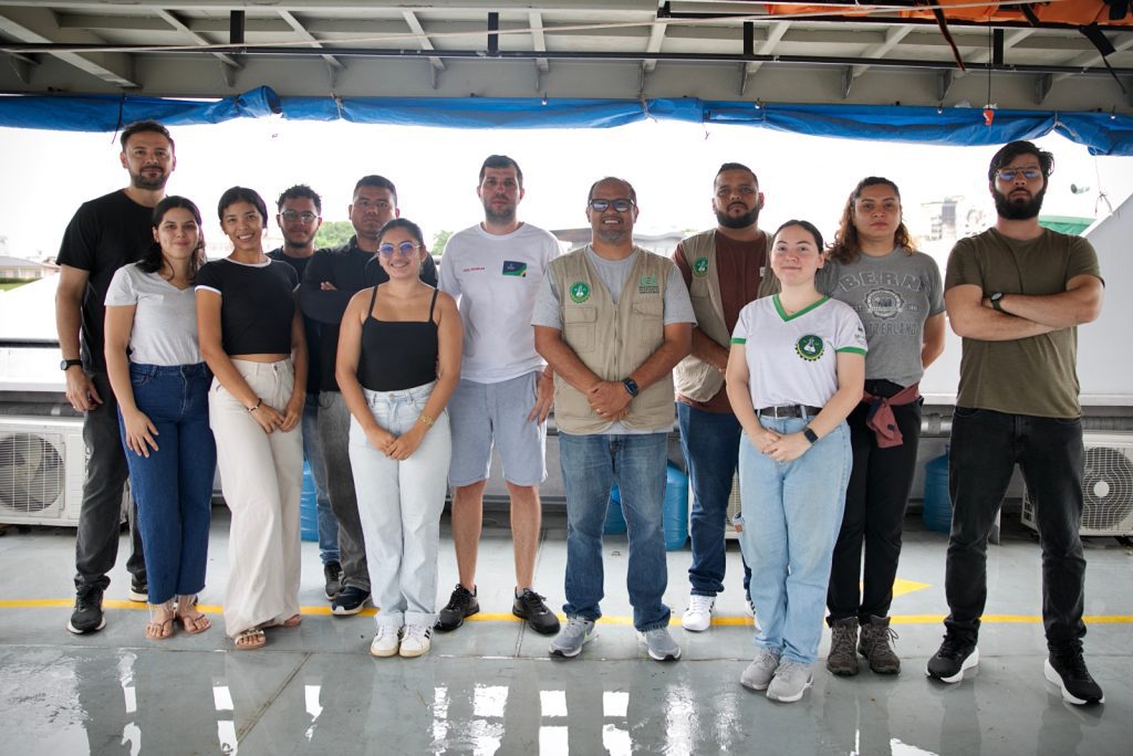 Expedição da UEA retorna a Manaus após 14 dias de monitoramento nos rios do Amazonas 3 Expedicao da UEA retorna a Manaus apos 14 dias de monitoramento nos rios do Amazonas Foto Gustavo Rodrigues 4 1024x684 1