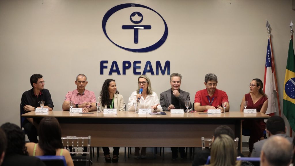 Fapeam, UEA e Ufam assinam acordo de cooperação técnica para programa de redução de assimetrias na pós-graduação 3 FAPEAM Acordo de cooperacao tecnica para programa de reducao de assimetrias na pos graduacao FOTO Ayrton Lopes 1 1024x575 1