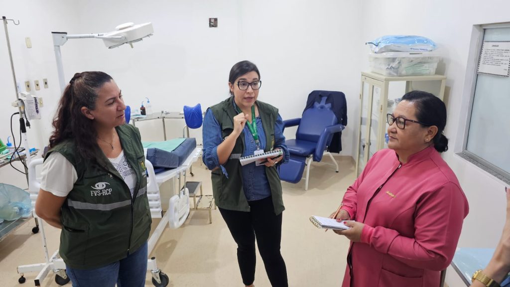 Vigilância em Saúde estadual fortalece prevenção de infecções e doenças em unidades de saúde de Itacoatiara 5 FVS RCP Visita hospital FOTO Divulgacao FVS RCP 2 1024x576 1