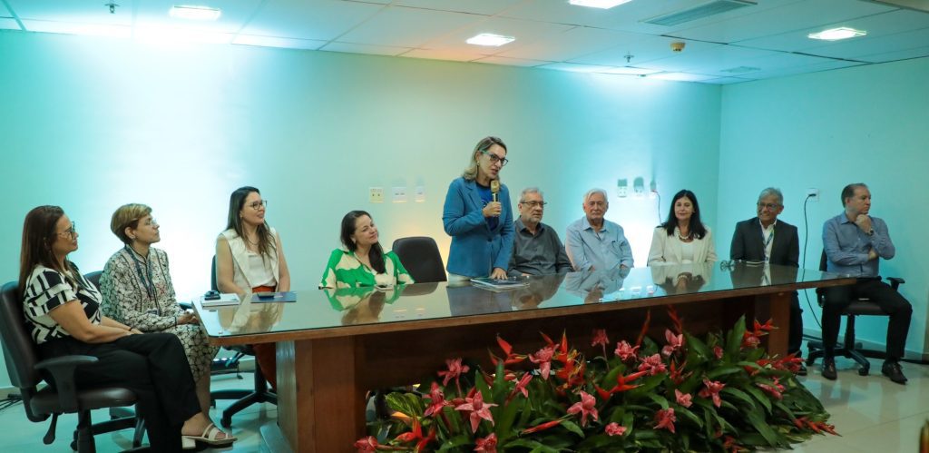 Governo do Amazonas, Ministério da Saúde e CNPq lançam edital para fortalecer pesquisa e inovação na saúde em áreas prioritárias 3 Fapeam Lancamento do PPSUS Foto Ayrton Lopes FAPEAM 2 1024x499 1