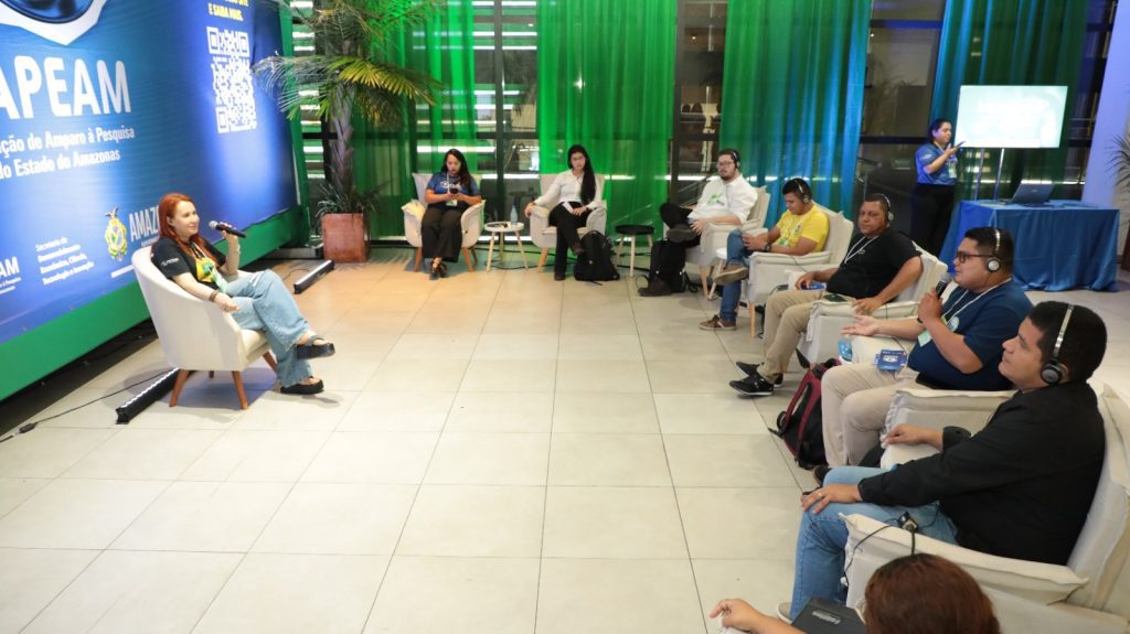Fapeam apresenta biotecnologias e novos materiais voltados para óleo, gás e energia em exposição no Vasco Vasques 3 Fapeam apresenta projetos na area de biotecnologia e novos materiais em conferencia no Vasco Vasques Ayrton Lopes Fapeam 2 1024x575 1