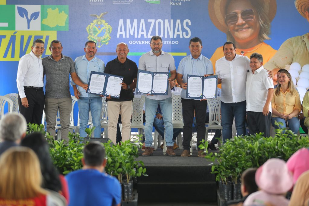 Governador Wilson Lima paga mais de R$ 1,7 milhão na subvenção econômica do pirarucu e destina fomento e insumos ao setor primário 3 Governador Wilson Lima paga mais de R 17 milhao na subvencao economica do pirarucu e destina fomento e insumos ao setor primario 1 foto Diego Peres Secom 1024x682 1