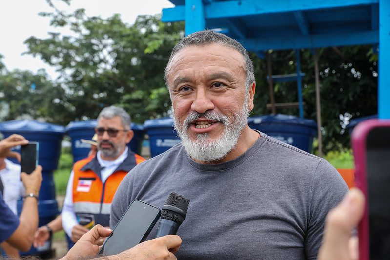 Governo do Amazonas instala purificador de água na comunidade São Francisco, em Iranduba 9 Governo do Amazonas instala purificador de agua na comunidade Sao Francisco em Iranduba 5 presidente Cosama Denilson Gama FOTO Antonio Lima