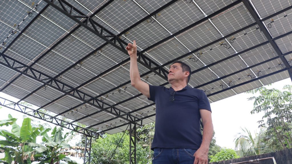 Idam viabiliza crédito de até R$ 200 mil para a aquisição de placas solares para setor primário 3 Idam Via de credito para aquisicao de placas solares Divulgacao Idam Agricultor Edson Coronel 2 1024x575 1