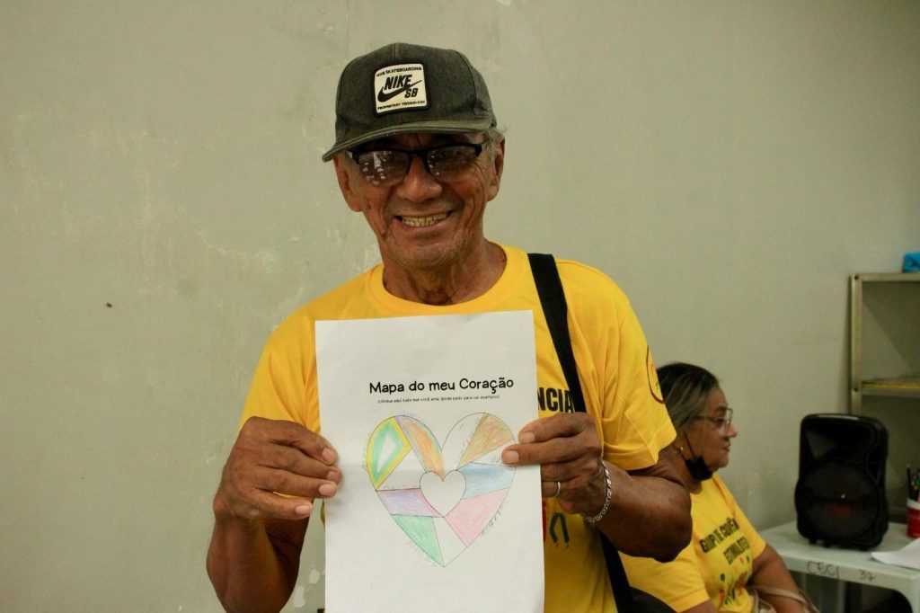 ‘Som das Emoções’: Idosos assistidos pelo Ceci da Seas usam ‘mapa do coração’ para falar de sentimentos 5 MARIO JORGE 70 ANOS 1024x682 1