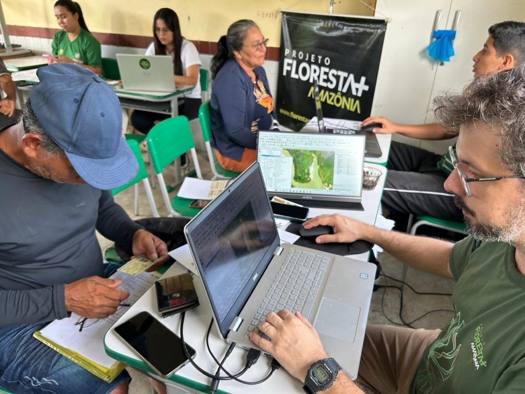 Governo do Amazonas realiza mutirão para Regularização do Cadastro Ambiental Rural 2025, em Manaus 5 Mutirao de Retificacao do CAR 2025 realizado em Parintins Foto 2 26 03 2025 1024x768 1