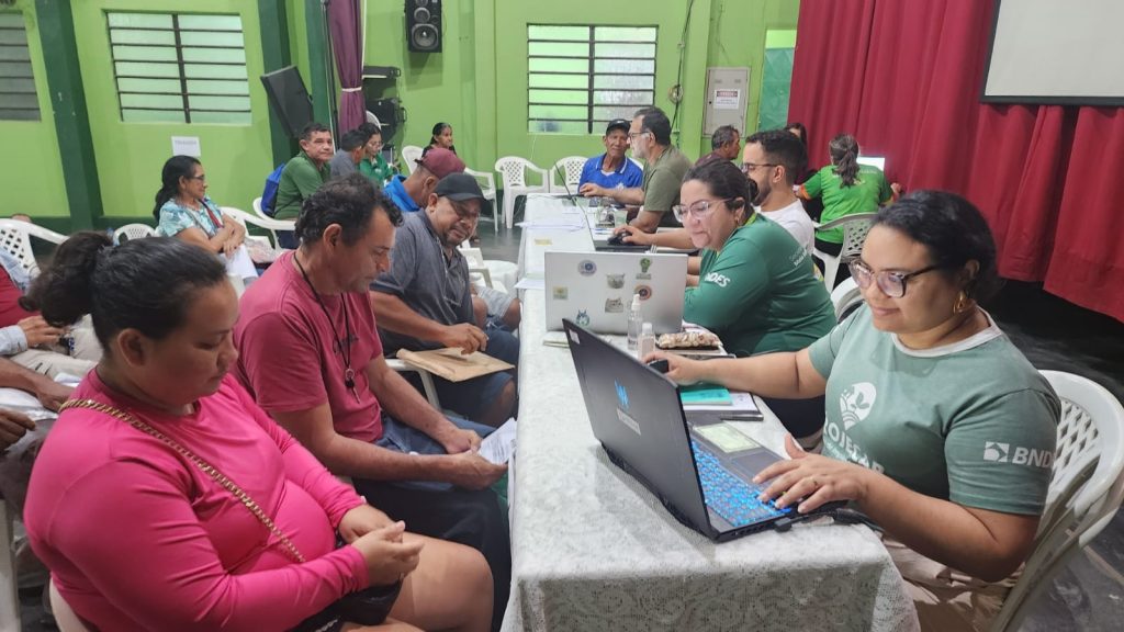 Governo do Amazonas realiza mutirão para Regularização do Cadastro Ambiental Rural 2025, em Manaus 3 Mutirao de Retificacao do CAR 2025 realizado em Parintins Foto 4 26 03 2025 1024x576 1