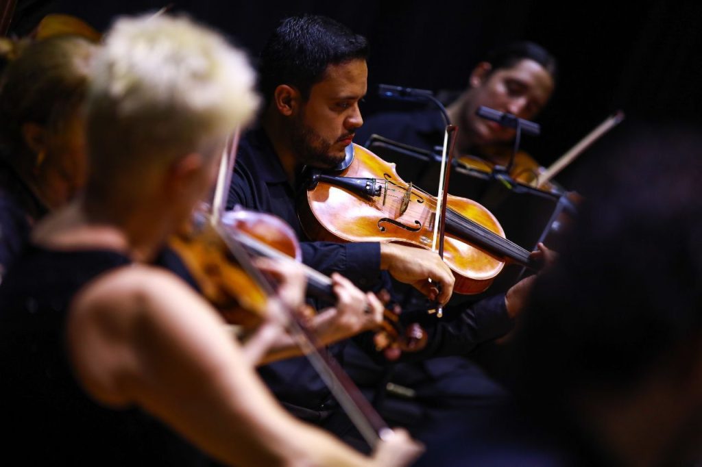 Concertos especiais e exposição fotográfica celebram a diversidade na programação cultural da semana 3 Orquestra de Camara do Amazonas 1024x682 1