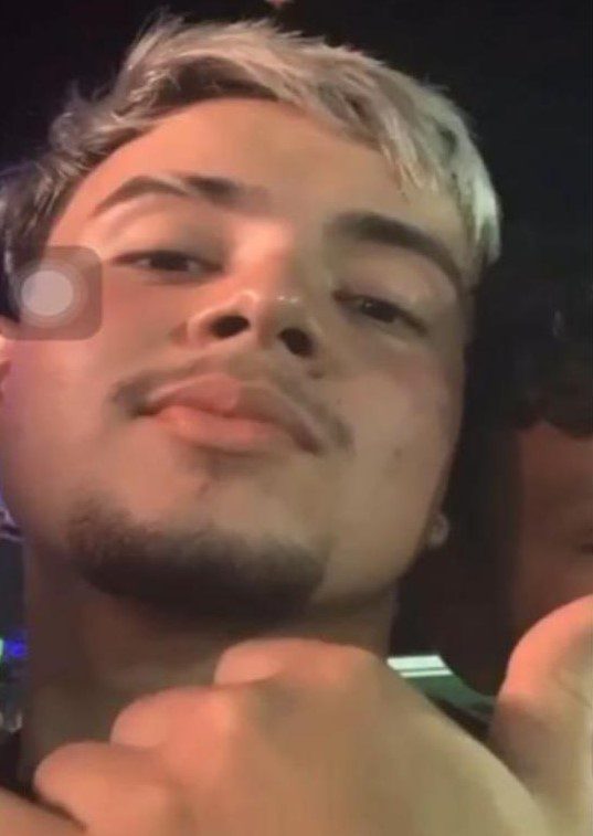 PC-AM solicita divulgação da imagem de homem procurado por homicídio que repercutiu em Manacapuru 2 PC AM PROCURADO DIEGO NATANAEL PEREIRA DE FREITAS LINHAS 1