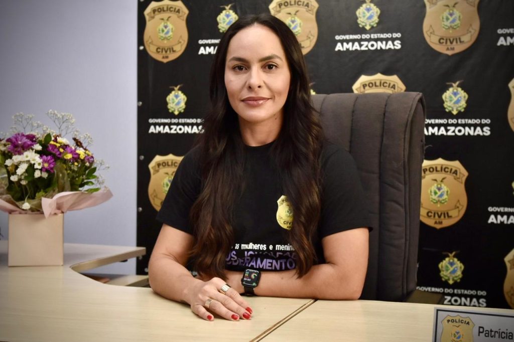 PC-AM esclarece mudanças na Lei Maria da Penha e orienta vítimas a denunciarem violência doméstica 3 PCAM DELEGADA PATRICIA LEAO TITULAR DA DECCM FOTO ERLON RODRIGUES 1024x682 1