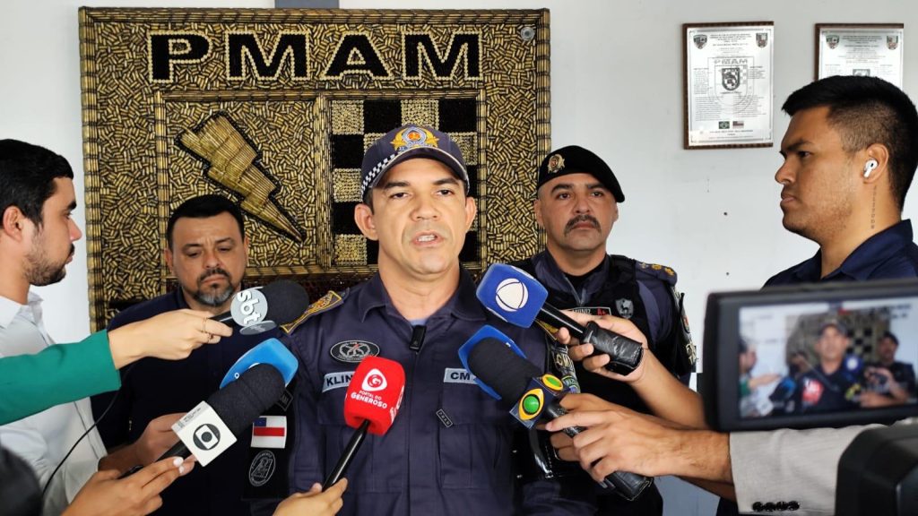 Polícia Militar do Amazonas apreende 400 quilos de maconha skunk em oficina usada como depósito de drogas 7 PMAM CORONEL KLINGER PAIVA COMANDANTE GERAL DA PMAM FOTO VICENTE SILVA PMAM 1024x576 1
