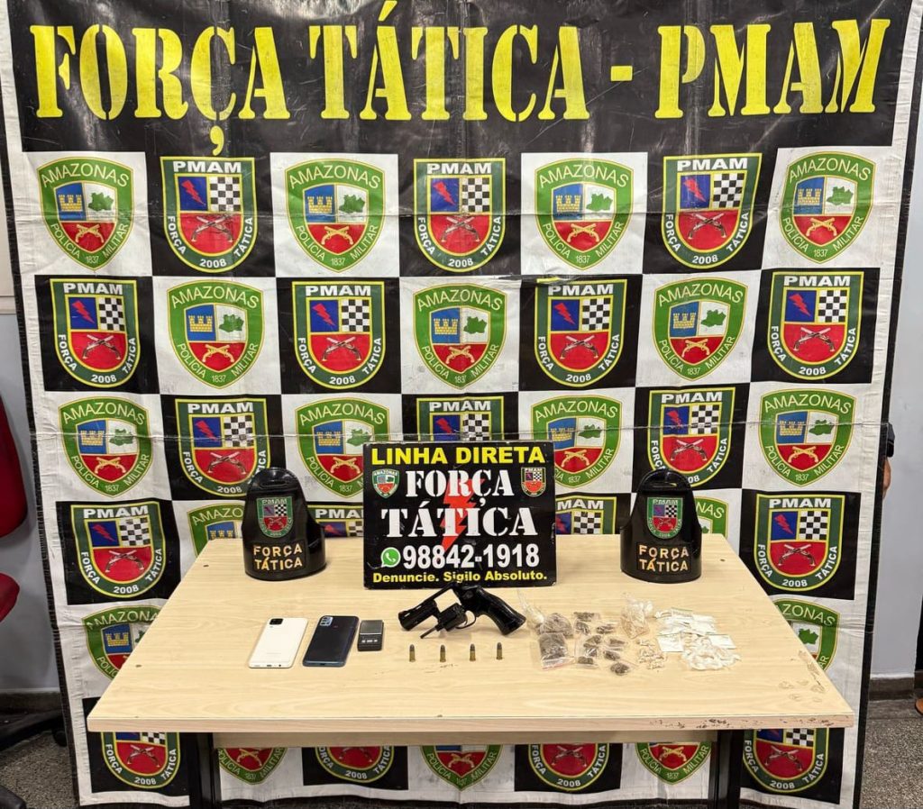 Em ações na capital, Polícia Militar do Amazonas apreende 22 armas de fogo, drogas e munições 7 PMAM FORCA TATICA ARMA DE FOGO ENTORPECENTE 1024x898 1