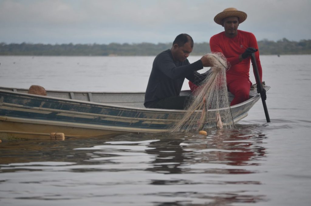 Ipaam fiscaliza e orienta pescadores durante 17ª Pesca do Mapará no Lago Grande do Janauacá 3 Pescadores em Manaquiri Foto 3 16 03 2025 1024x678 1