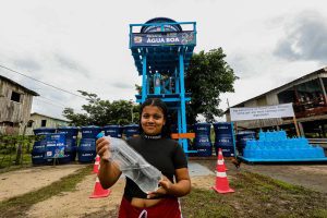 Projeto Agua Boa transforma vidas e garante dignidade e saude para ribeirinhos em Iranduba 1 moradora Lenilda Mendes FOTO Antonio Lima Secom 300x200 1