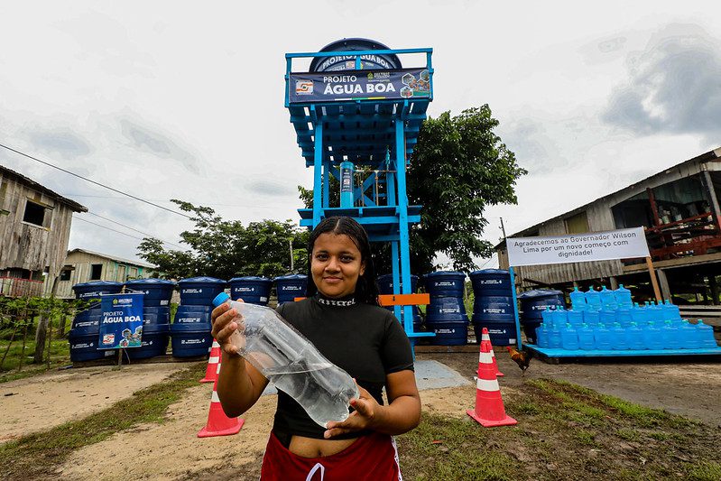 Projeto Água Boa transforma vidas e garante dignidade e saúde para ribeirinhos em Iranduba 3 Projeto Agua Boa transforma vidas e garante dignidade e saude para ribeirinhos em Iranduba 1 moradora Lenilda Mendes FOTO Antonio Lima Secom