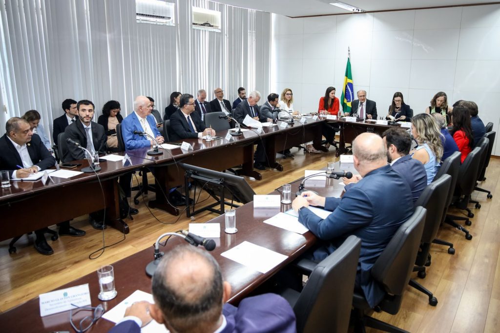 Em Brasília, Sedecti participa de reunião com o MDIC para atrair investimentos ao Brasil 5 SEDECTI ReuniaoMDIC Divulgacao 1 1024x682 1